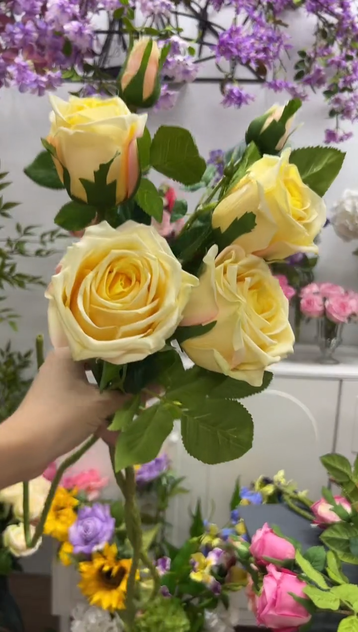 2枝黄色手感保湿赛车手