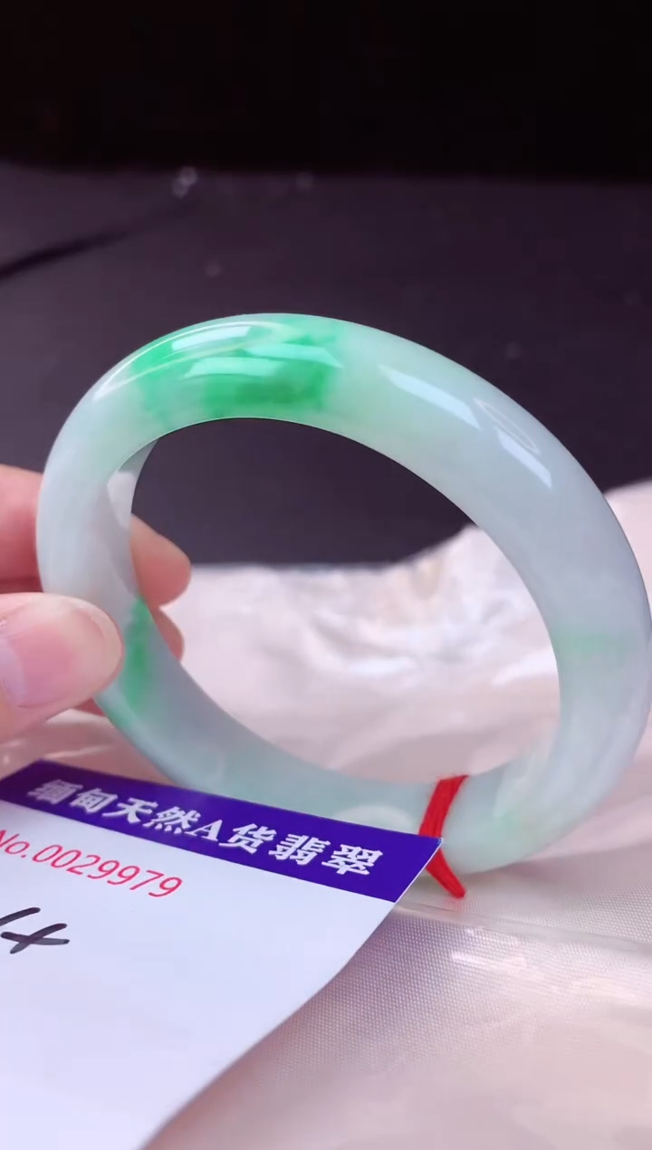 翡翠手镯未镶嵌56+             