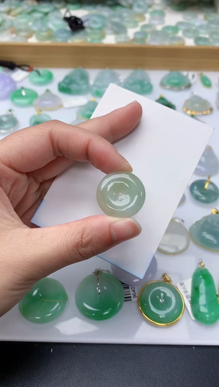 颈饰未镶嵌翡翠天然A货