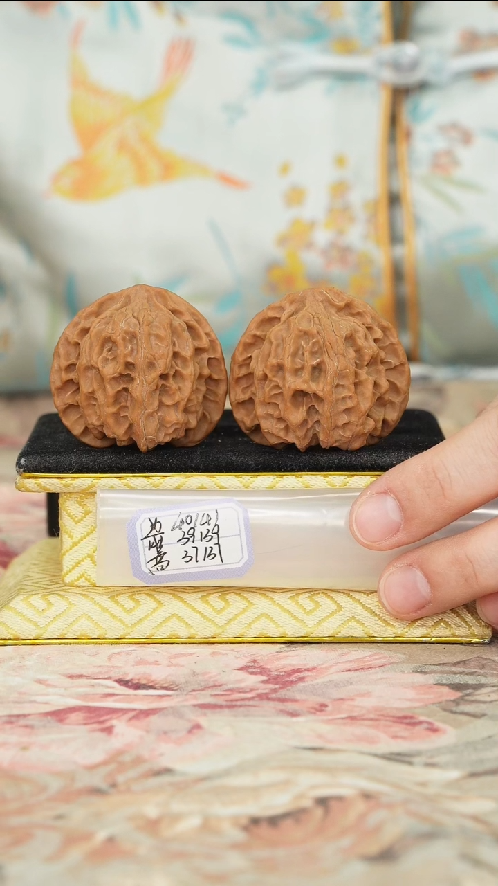 【闪购商品】文玩核桃把件苹果园