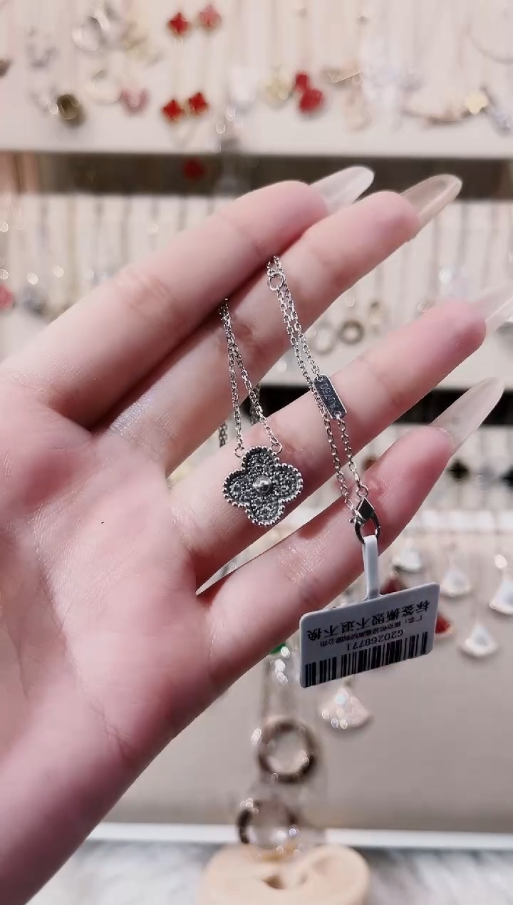 【闪购商品】钻石颈饰18K金镶嵌18K金镶嵌钻石 K白 