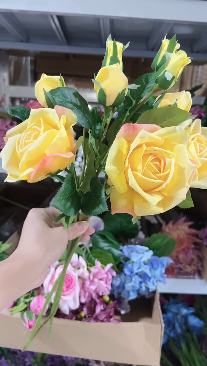3枝黄色手感保湿妃子玫