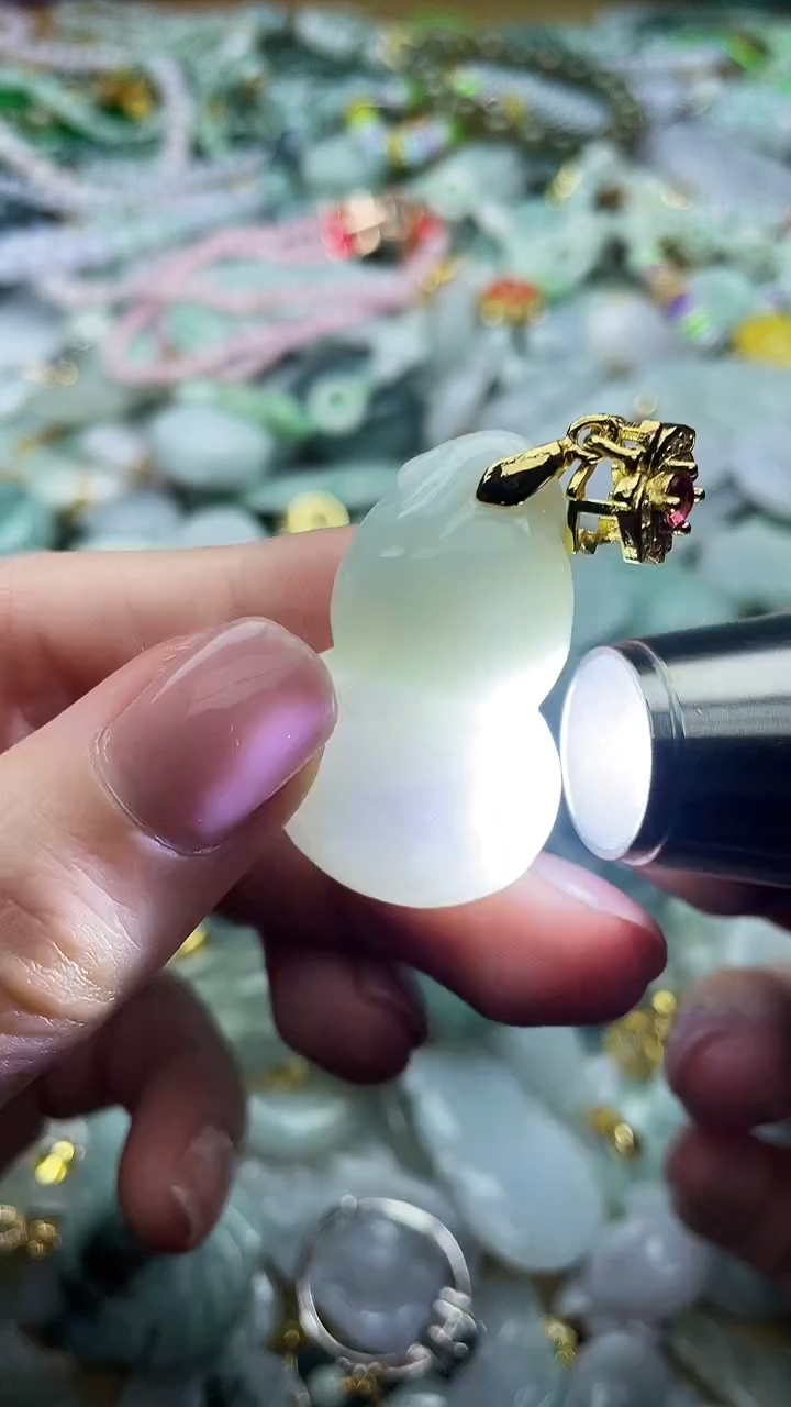 颈饰未镶嵌翡翠1