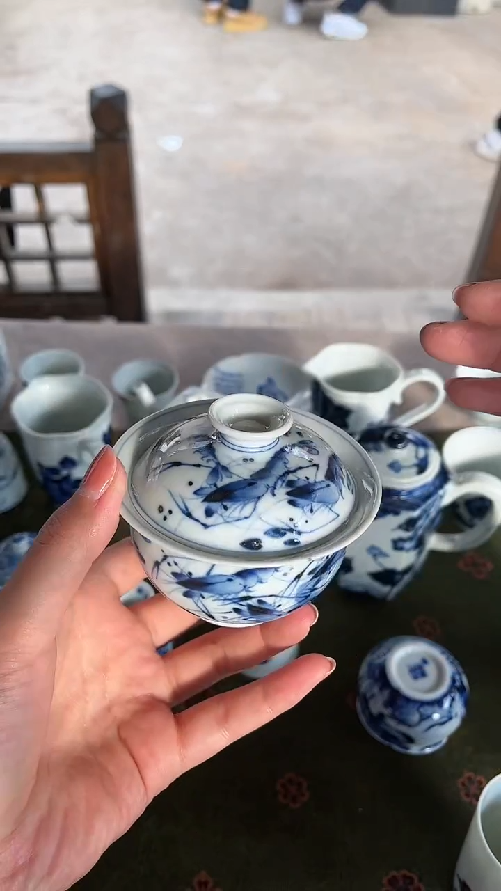 柴窑洪印慕明虾趣元宝盖碗