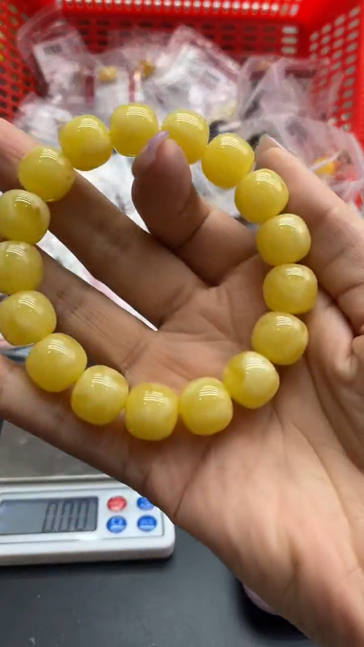 琥珀未镶嵌珠宝奇石250