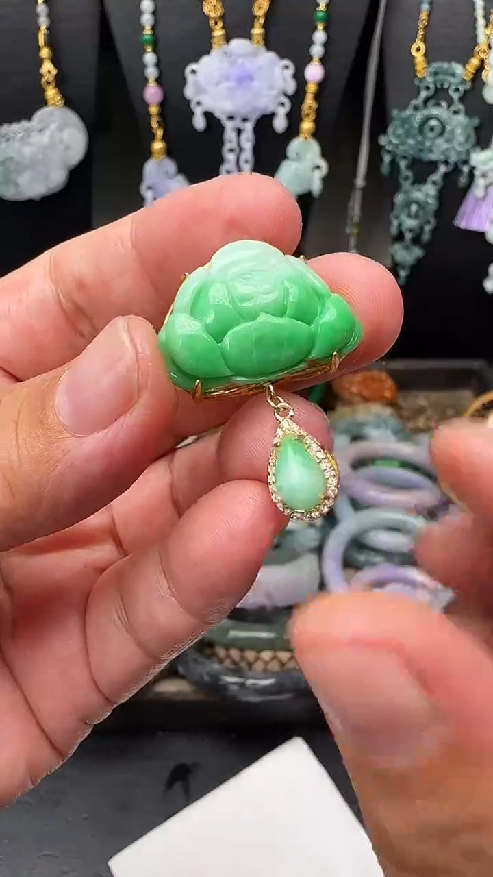 颈饰未镶嵌翡翠吊坠