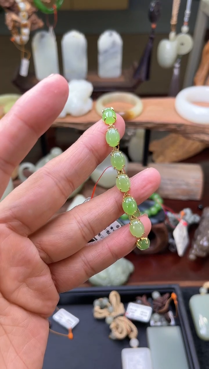 【闪购商品】和田玉手链18K金镶嵌乌兰海苹果绿蛋面手链9002026