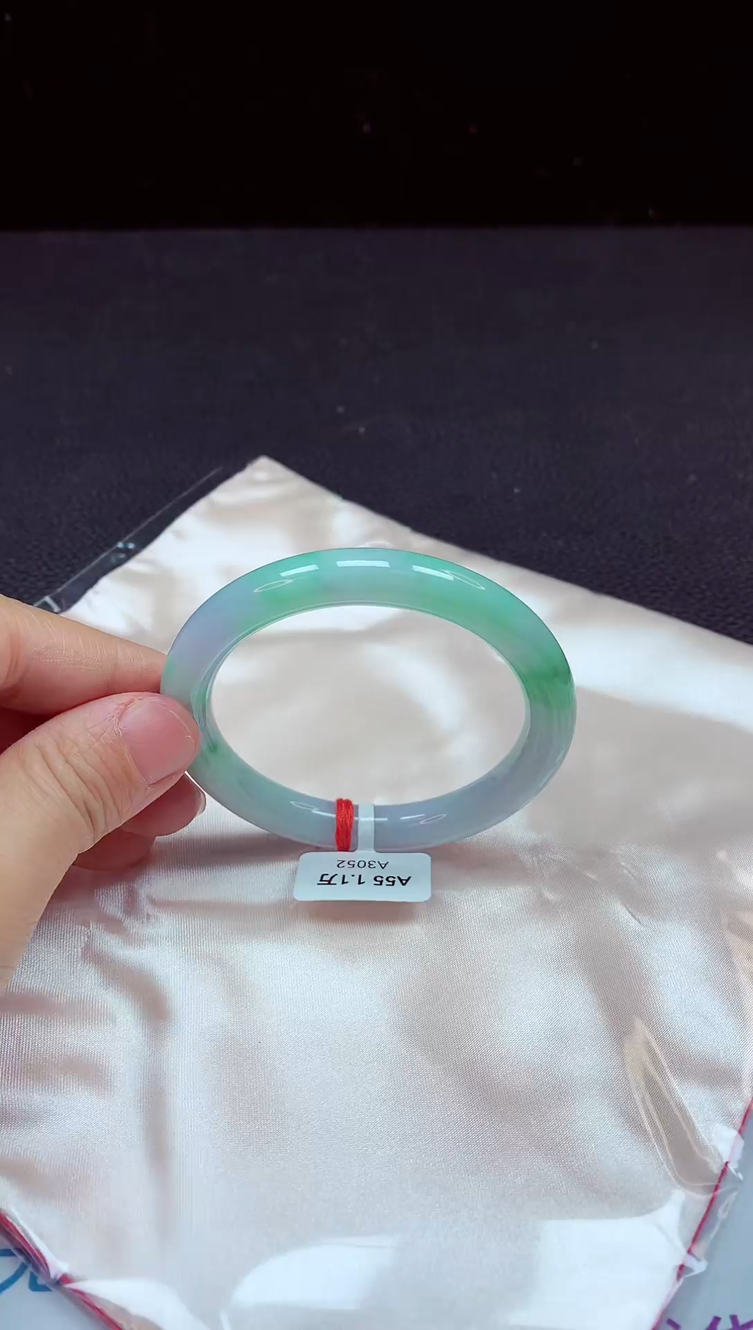 【闪购商品】翡翠手镯未镶嵌镯子55+