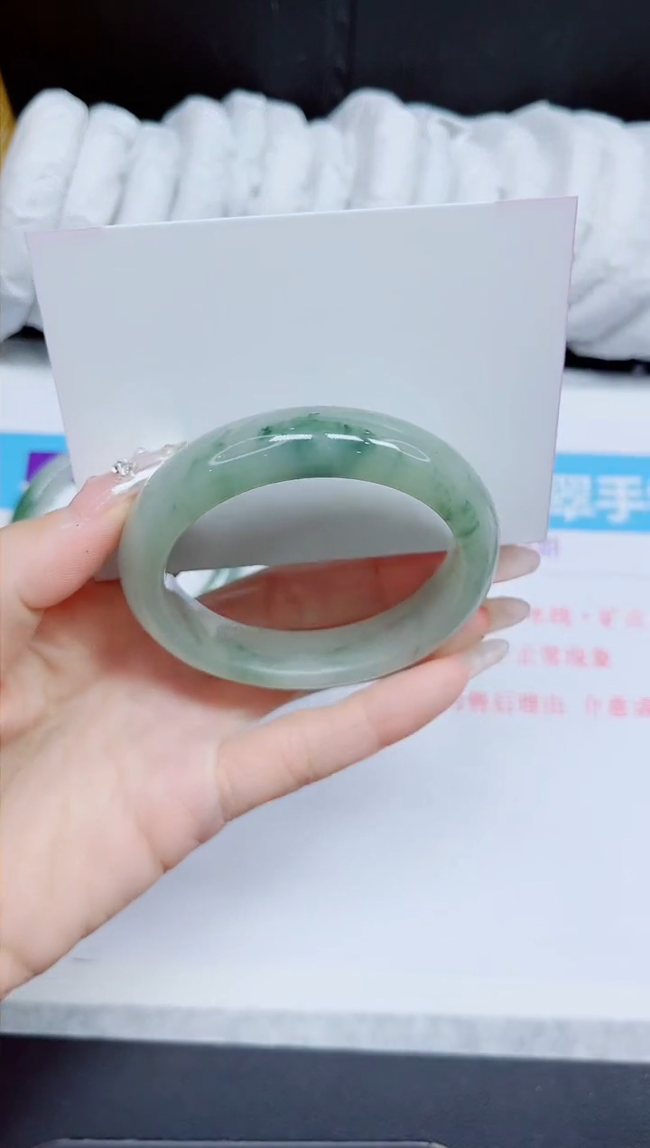 石英质玉手镯未镶嵌181