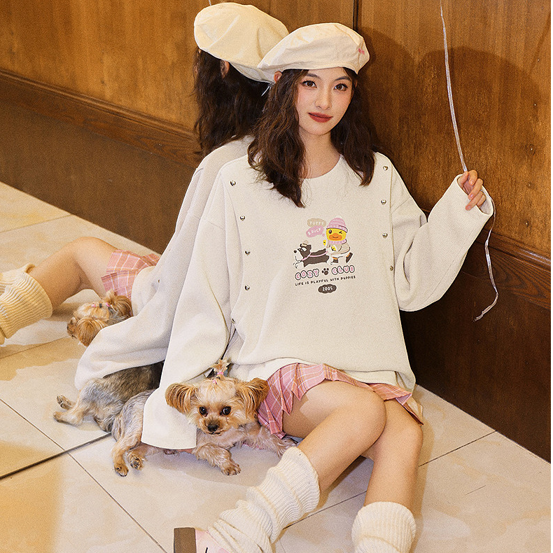 【汪星世界】B.Duck小黄鸭2025春季新款爱心铆钉小狗印花长袖T恤