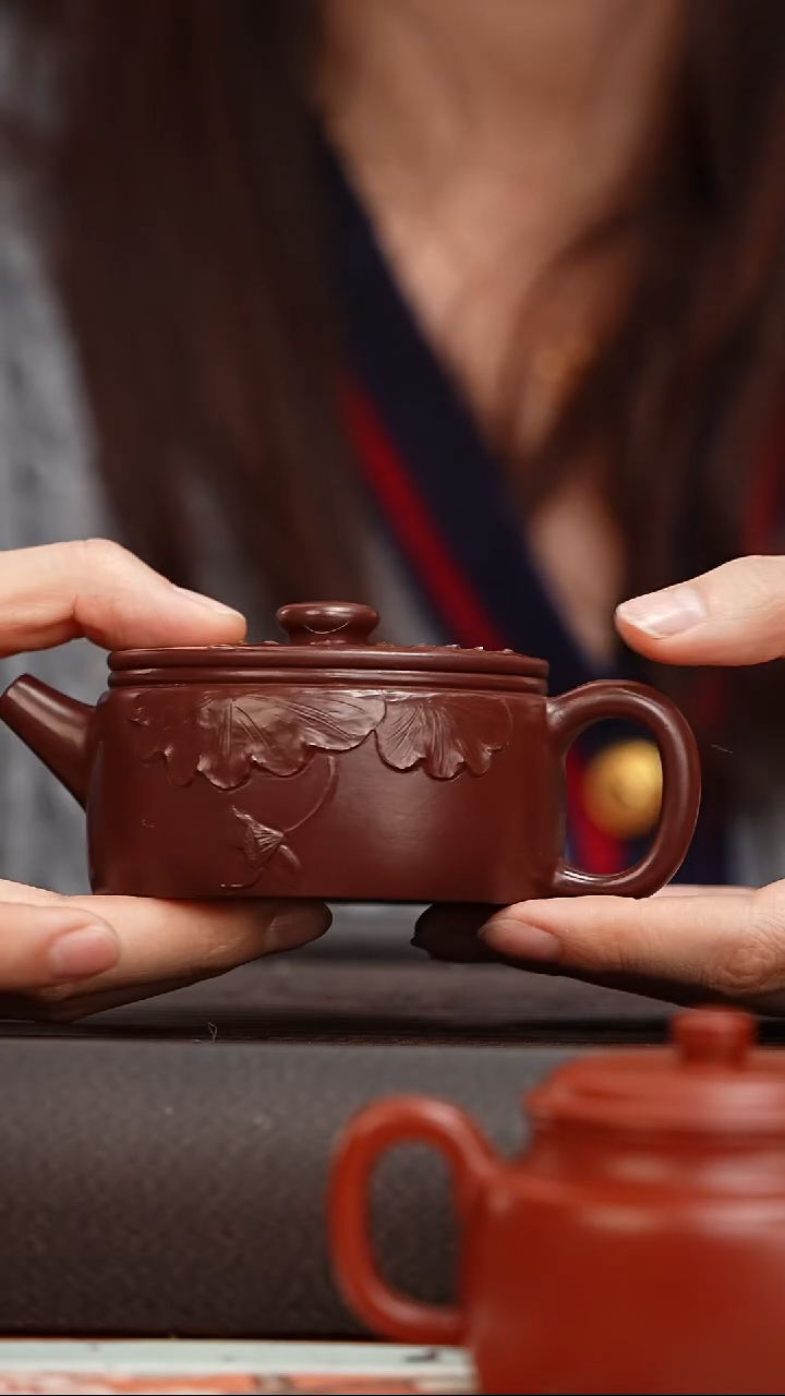 【闪购商品】紫砂茶壶紫泥荷叶贴绘汉瓦150CC