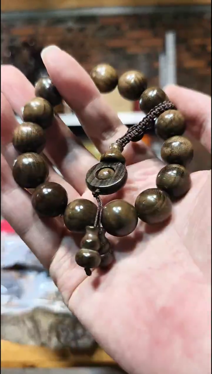 金丝楠1.5阴沉绿满花单圈