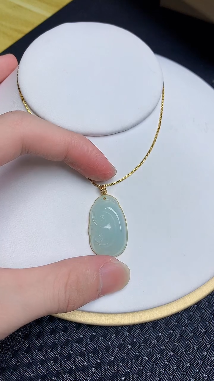 【闪购商品】翡翠颈饰18K金镶嵌98+89+8989+