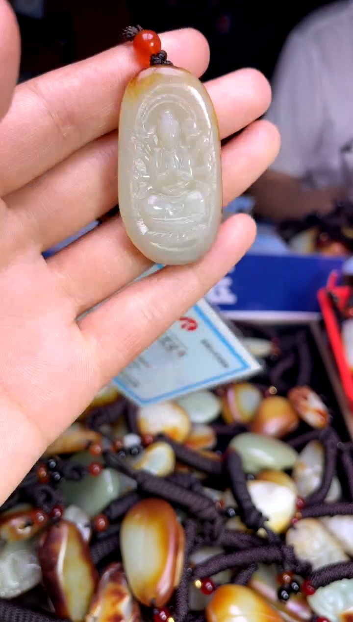 和田玉未镶嵌颈饰1