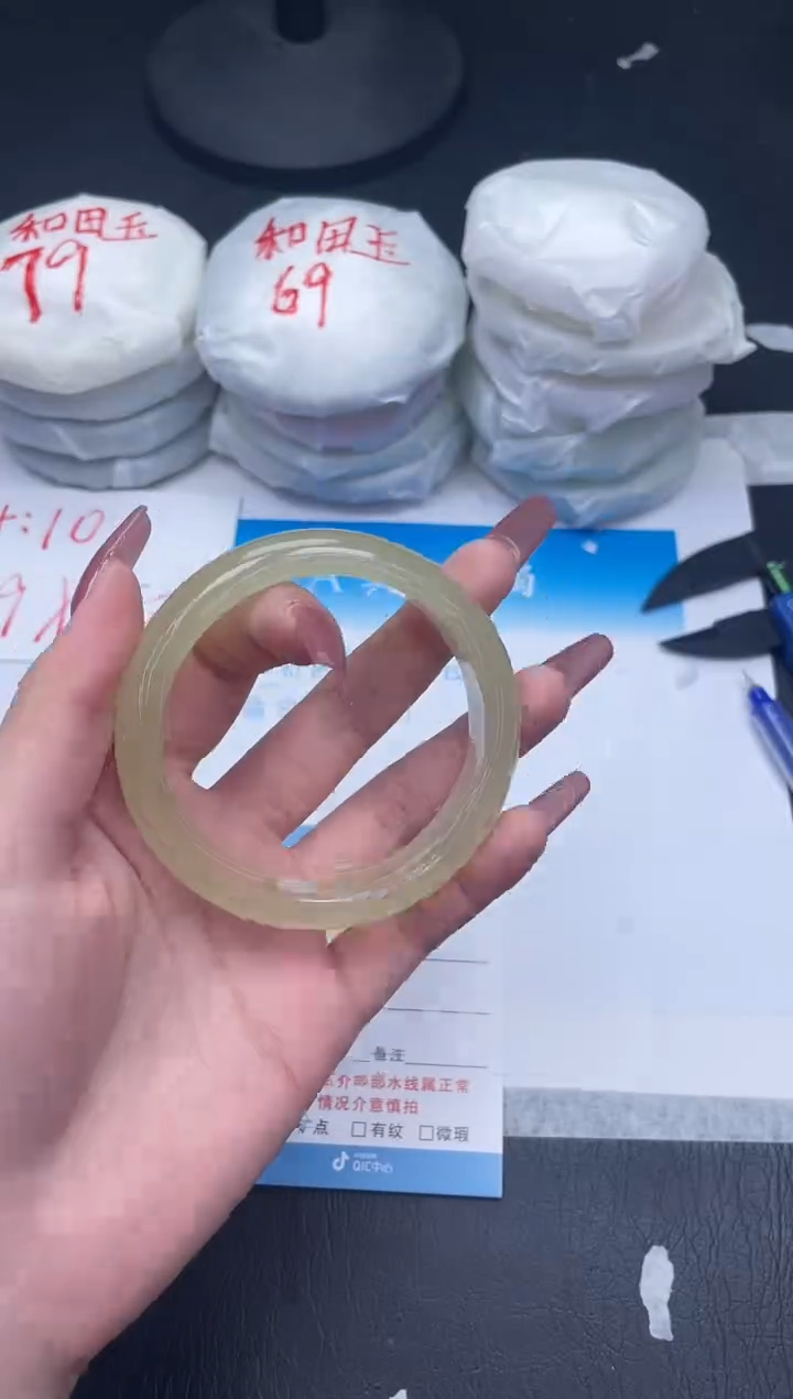 【闪购商品】石英质玉手镯未镶嵌193-58