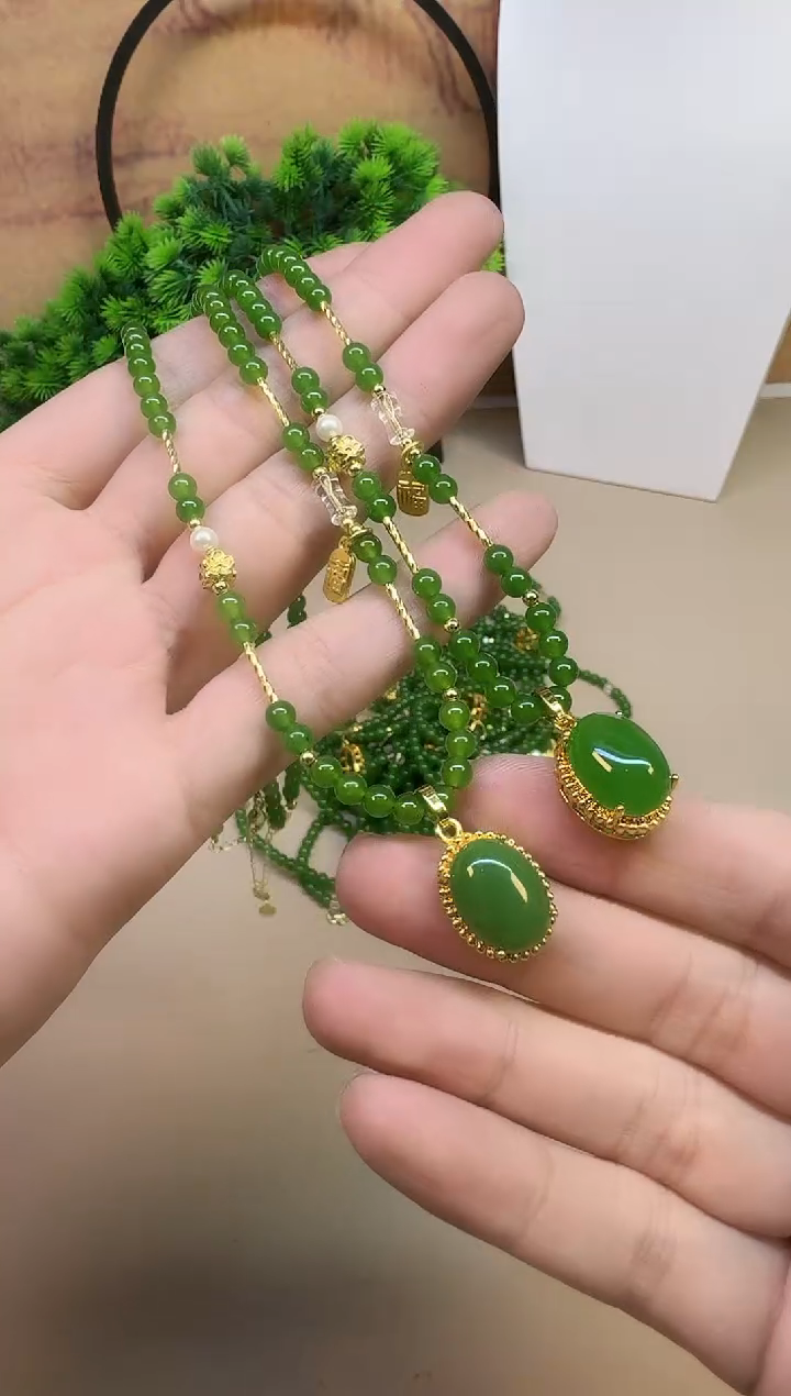 颈饰14K金镶嵌和田玉A61 