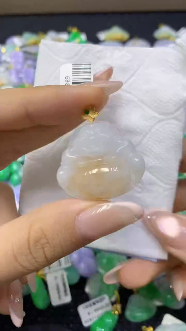 颈饰18K金镶嵌翡翠天然缅甸翡翠A货