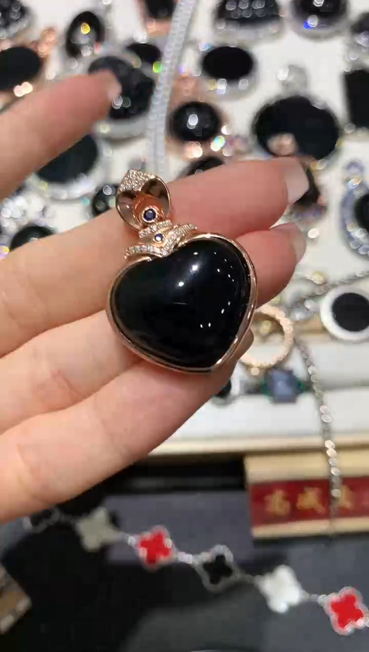 【闪购商品】翡翠吊坠(不含链)银S925镶嵌42多人多样性随机发货1件