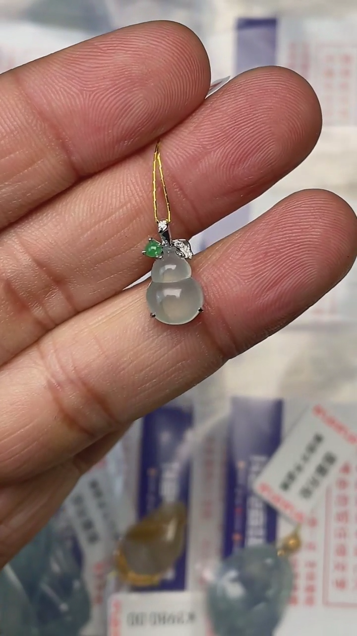 【闪购商品】翡翠颈饰18K金镶嵌天然缅甸翡翠A货(不含链)