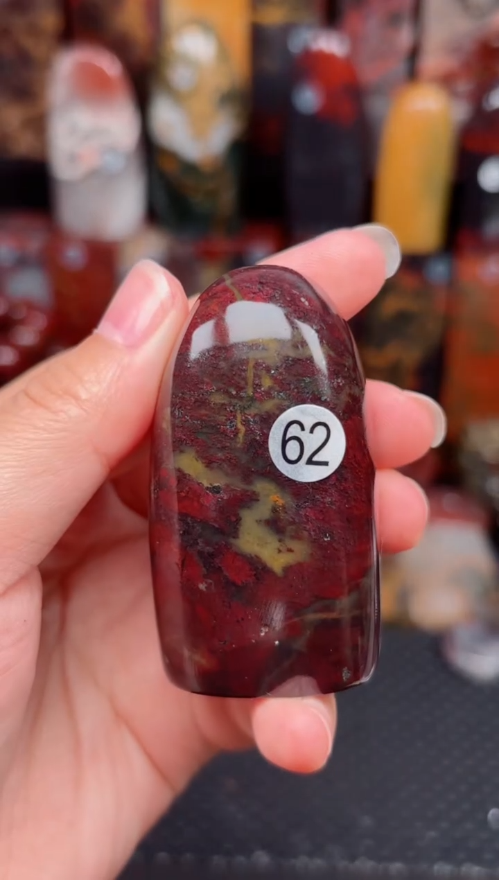 玉桂林鸡血玉素章摆件62