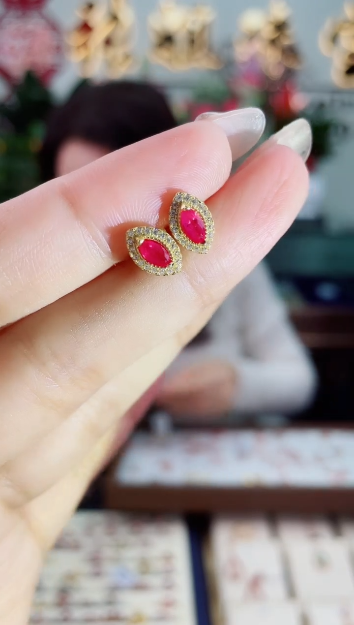 【闪购商品】红宝石耳饰银S925镶嵌耳饰