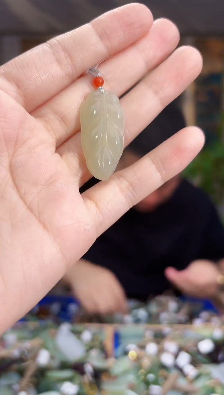 和田玉未镶嵌挂件拍一发一