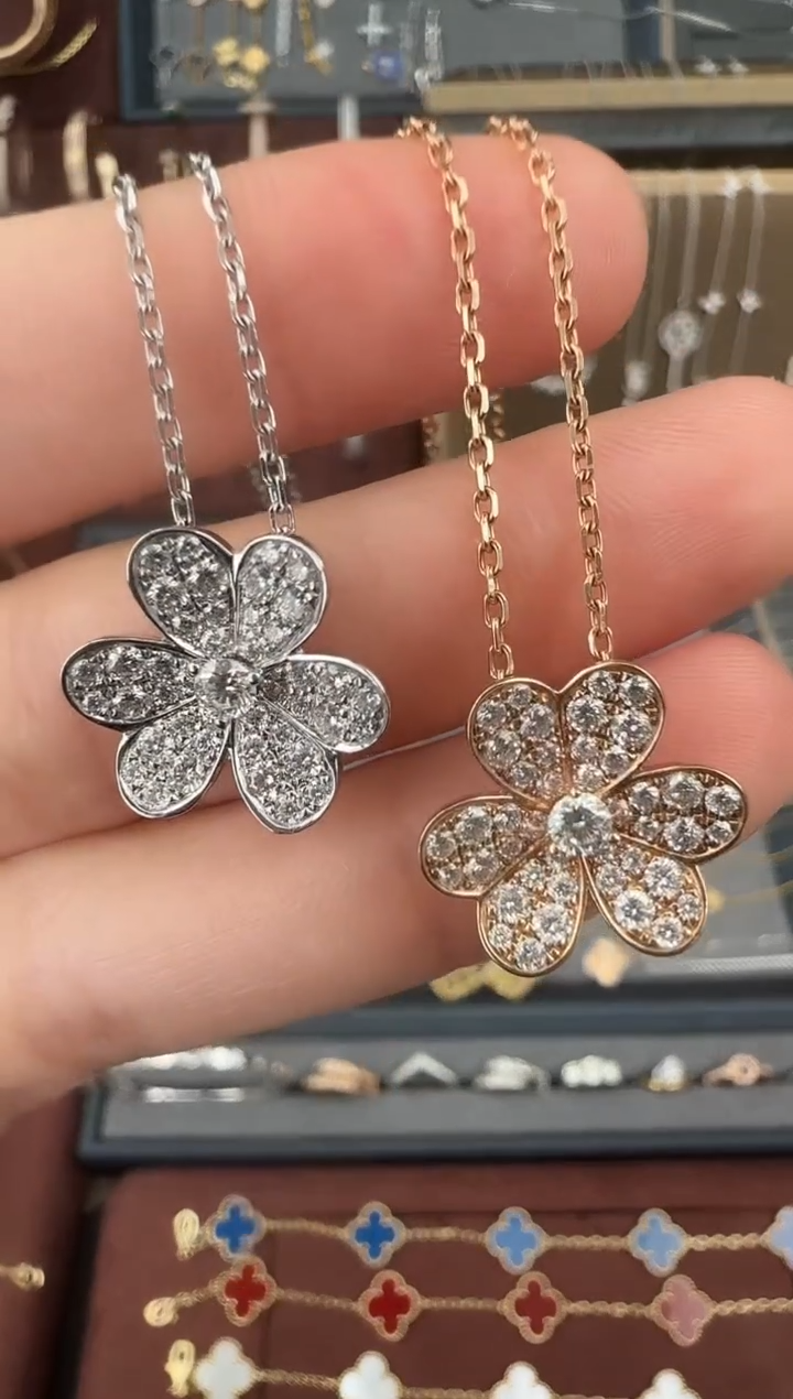 【闪购商品】钻石项链18K金镶嵌满钻三叶草项链【多样性发一件】