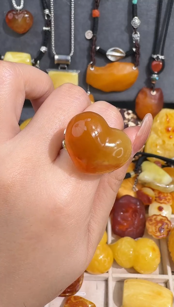 裸石琥珀未镶嵌橱琥珀