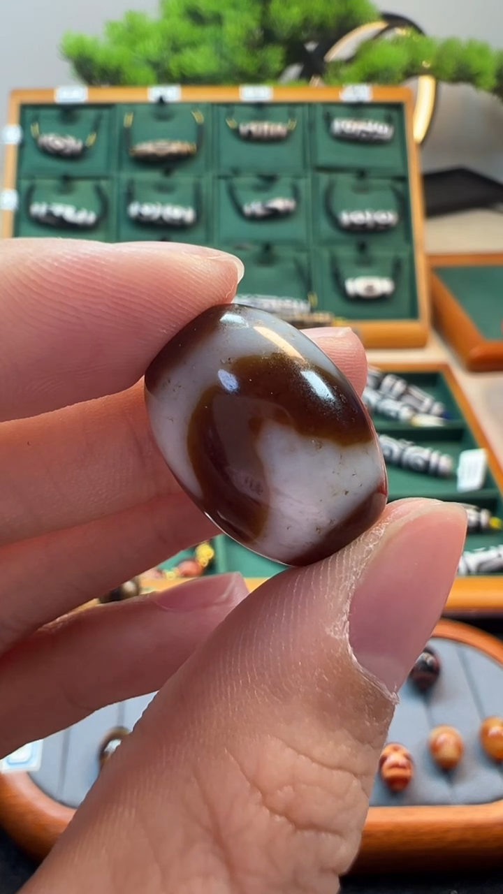 玛瑙/玉髓（覆膜）颈饰未镶嵌朝*族32（微瑕随机发货）