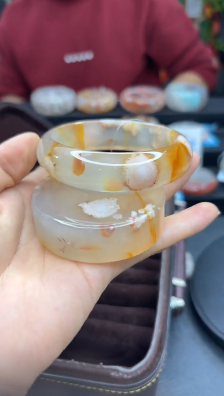 【闪购商品】石英质玉手镯未镶嵌2255（62圈赠送镯心）