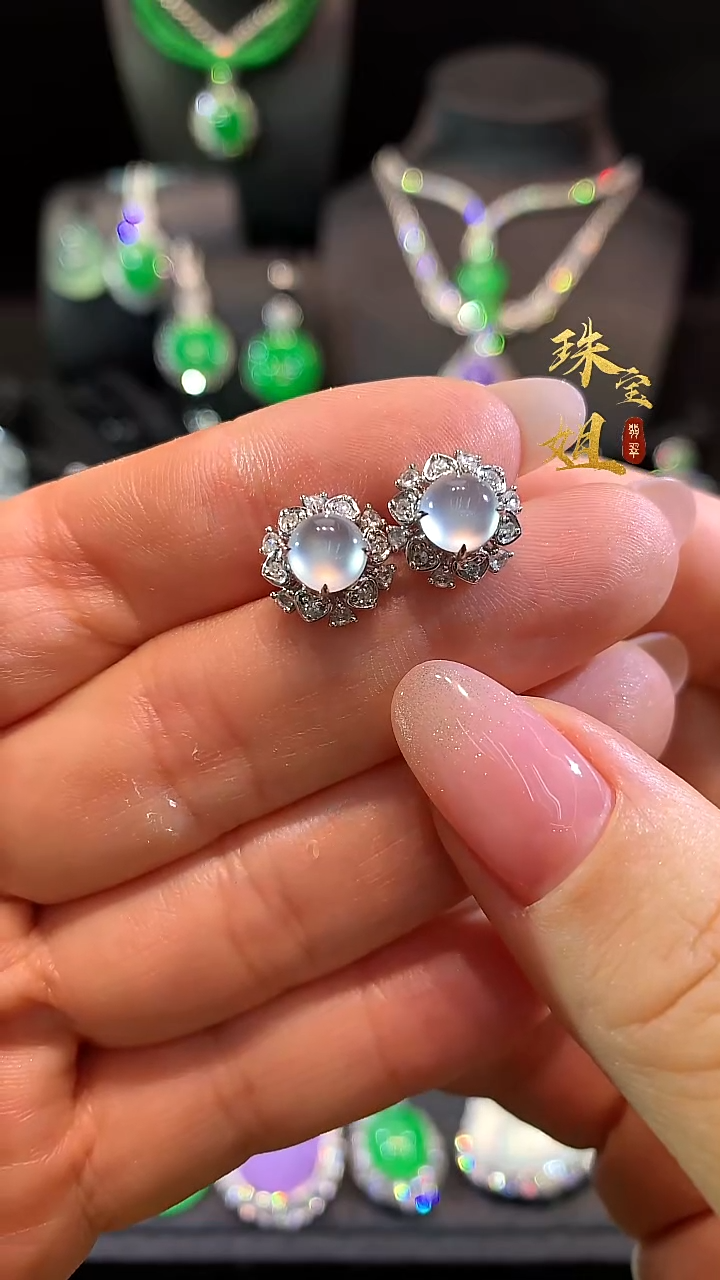 18K金镶嵌翡翠耳饰耳饰