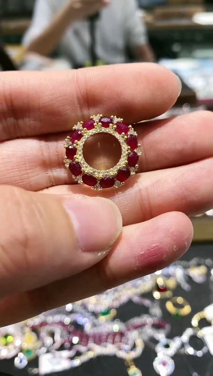 【闪购商品】红宝石颈饰银S925镶嵌吊坠