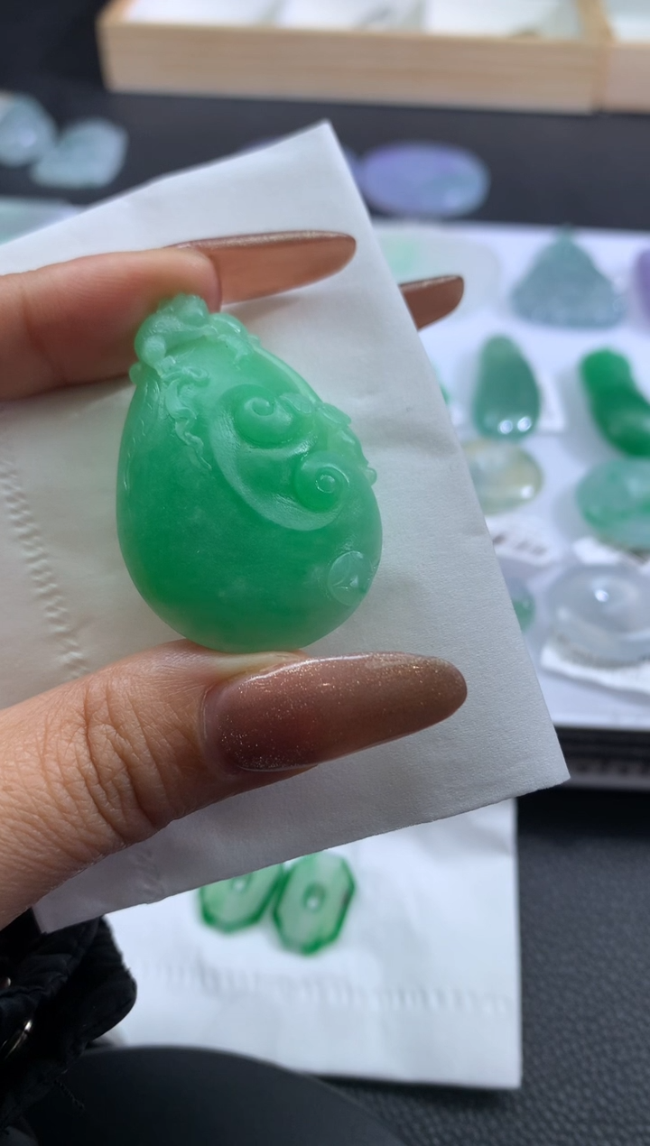 【闪购商品】定制翡翠未镶嵌翡翠