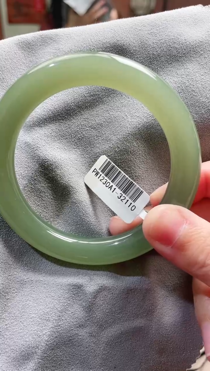 【闪购商品】和田玉手镯未镶嵌59+圈口