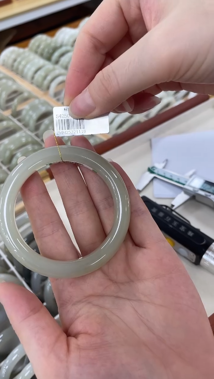 未镶嵌手镯和田玉53-54圈口 1118