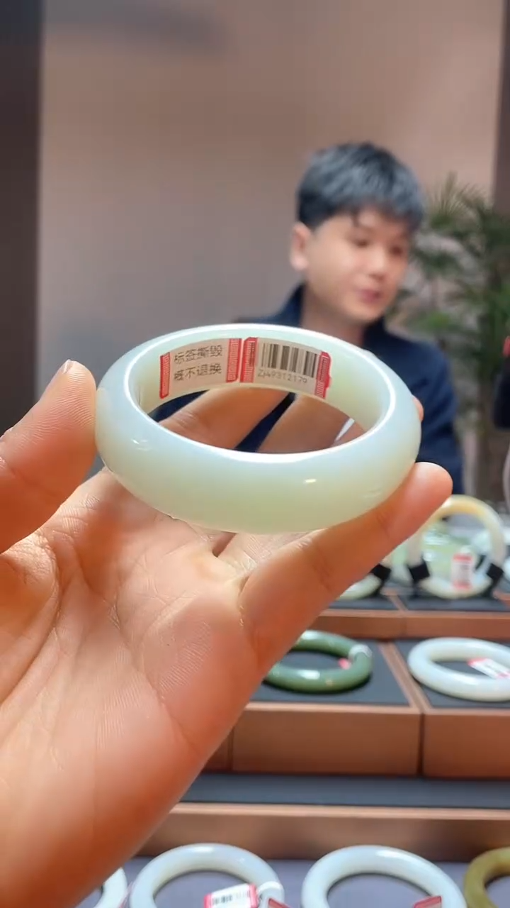 【闪购商品】和田玉手镯未镶嵌56白玉49312179