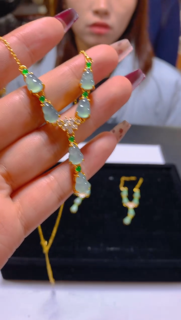 颈饰未镶嵌翡翠多样性发一