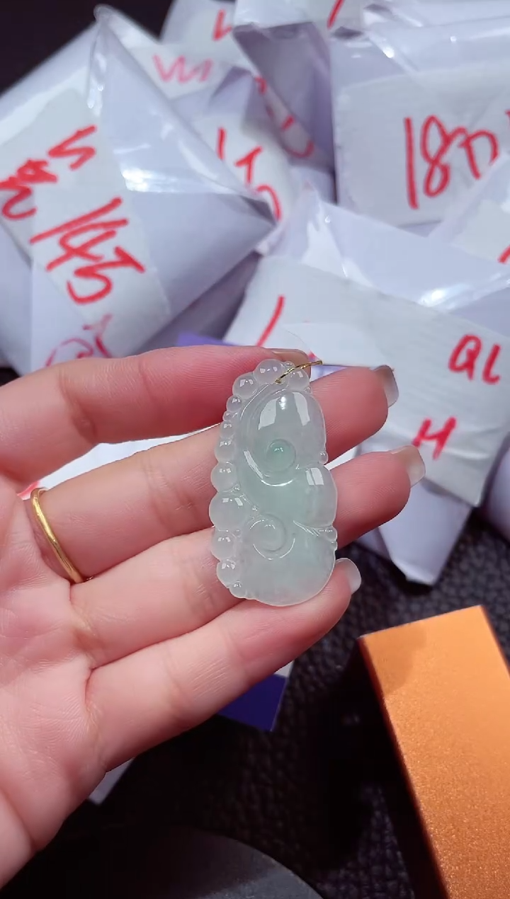 颈饰未镶嵌翡翠673