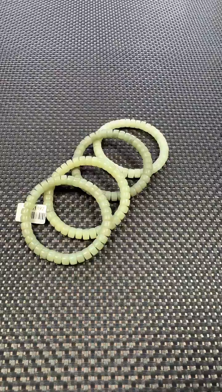 未镶嵌手串和田玉约8mm+ （多样性发一件）1492