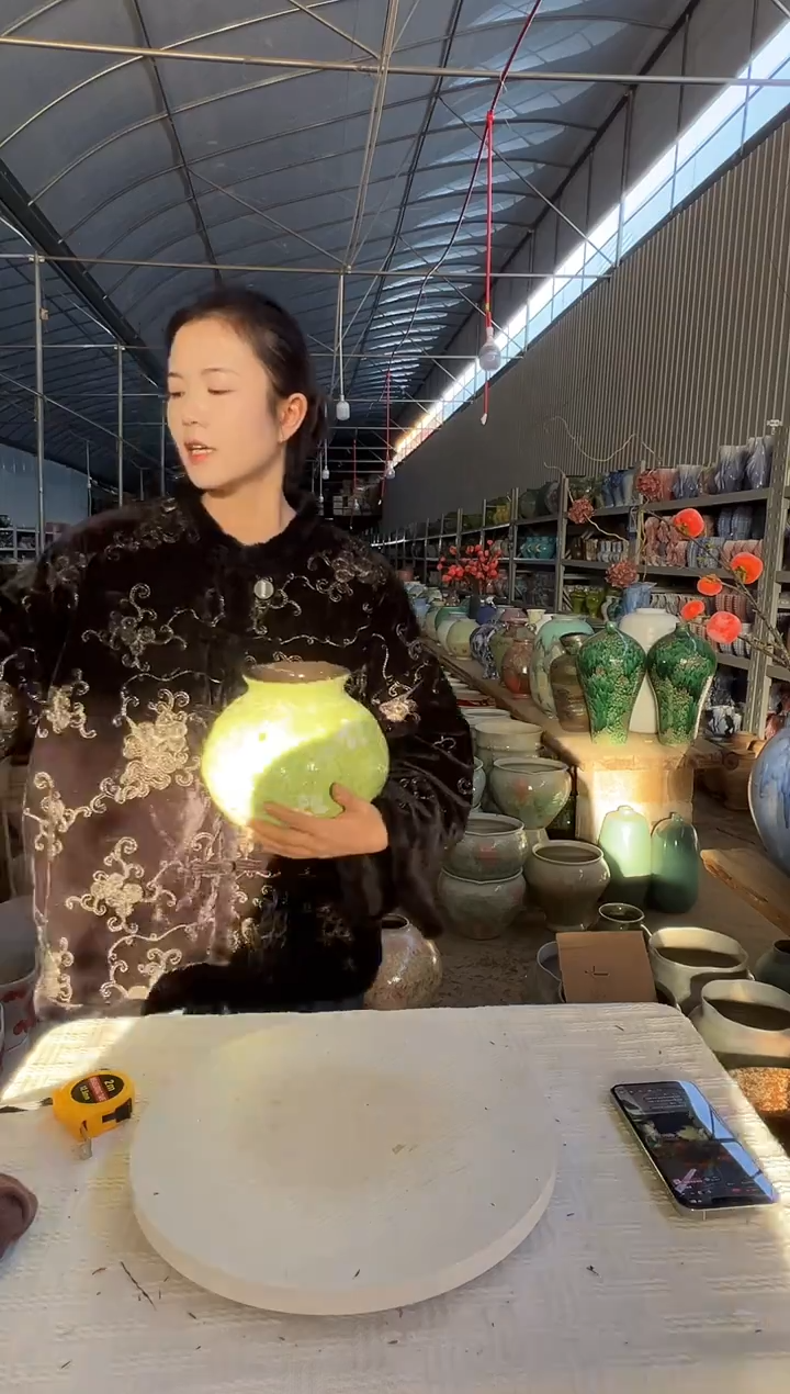 陶瓷花瓶 绿色小花