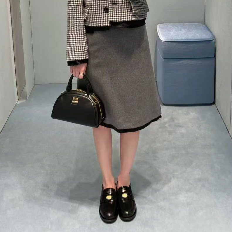 未使用 MIU MIU/缪缪 Logo刺绣高腰开衩中长款半身裙