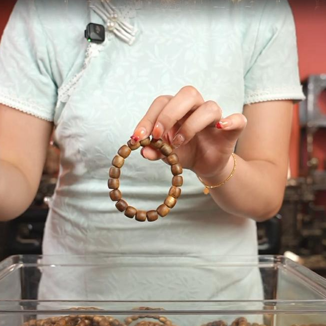 沉香蚁王黄奇楠手串1.0