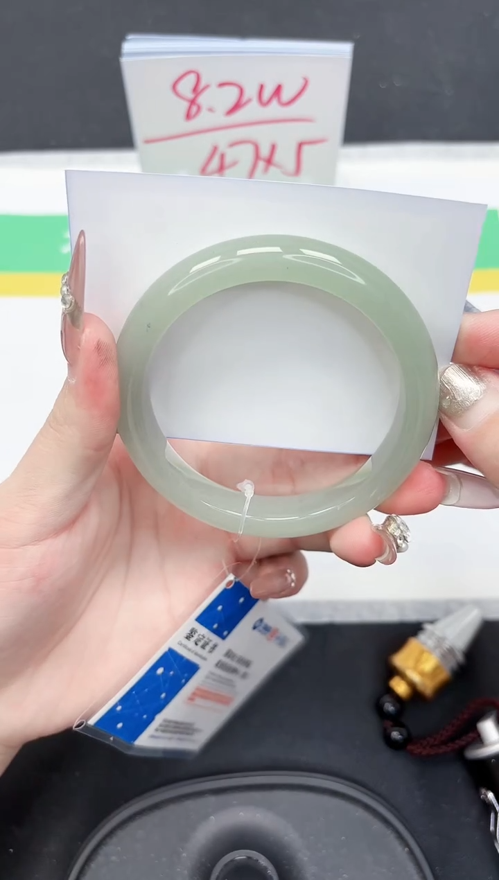 【闪购商品】石英质玉手镯未镶嵌276-60