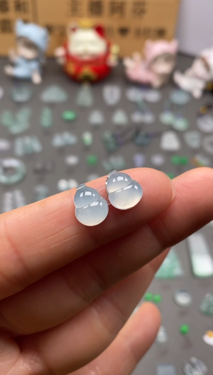 【闪购商品】翡翠颈饰未镶嵌冰葫芦1对/芬