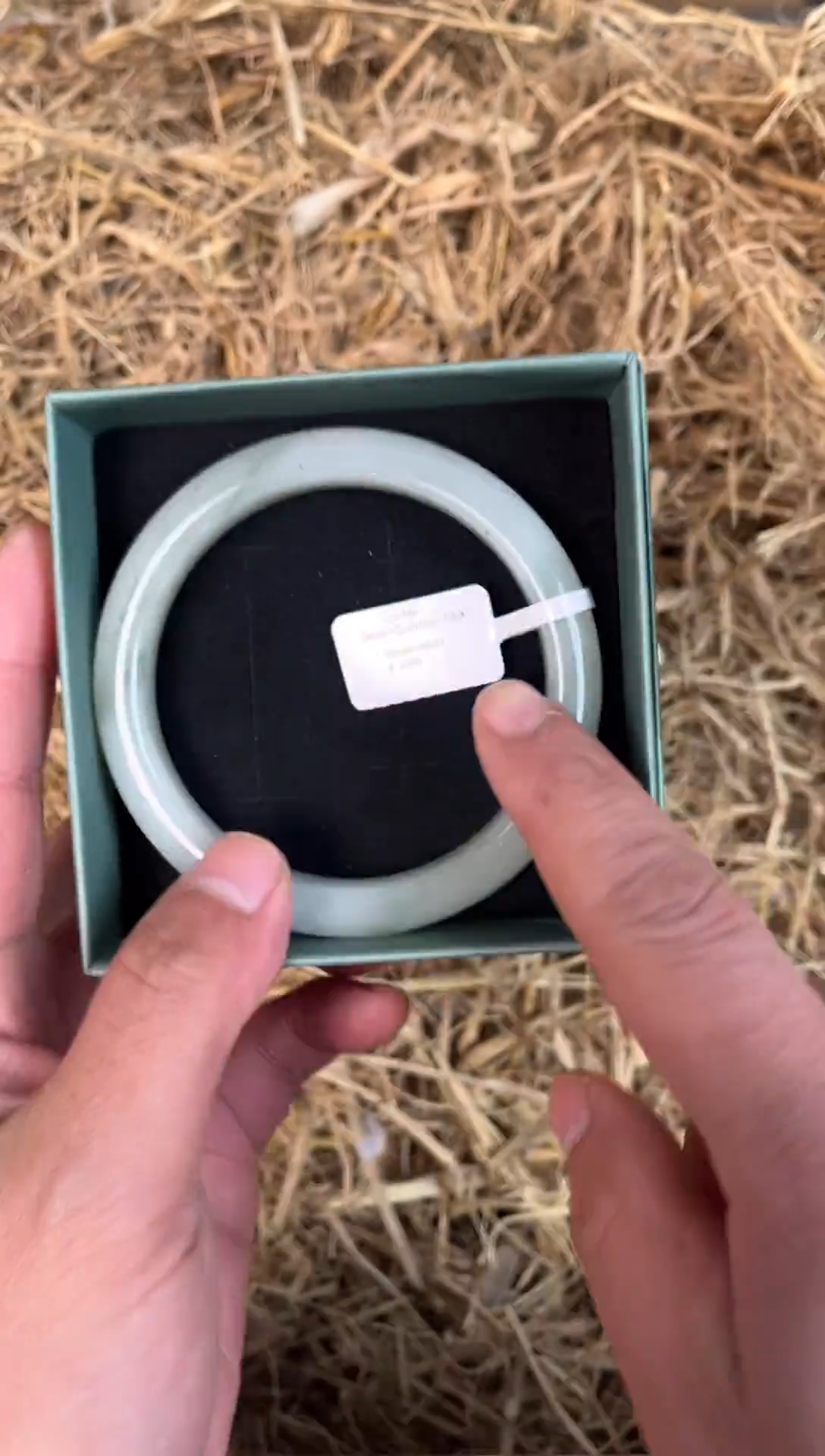 未镶嵌手镯石英质玉C-0103