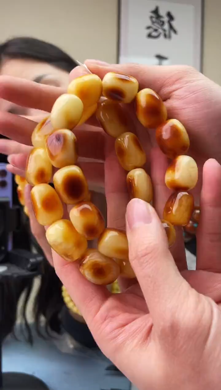 琥珀未镶嵌珠宝奇石T032假一罚十，多样性发一件