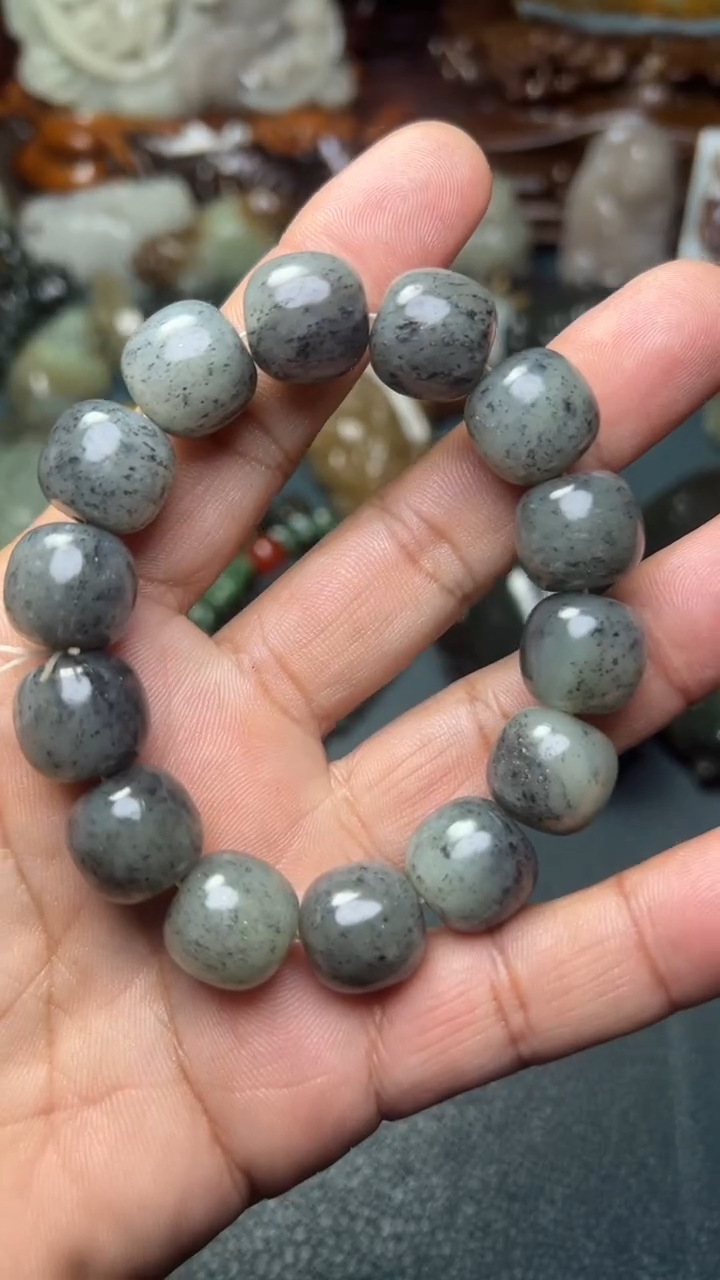 未镶嵌和田玉把件-