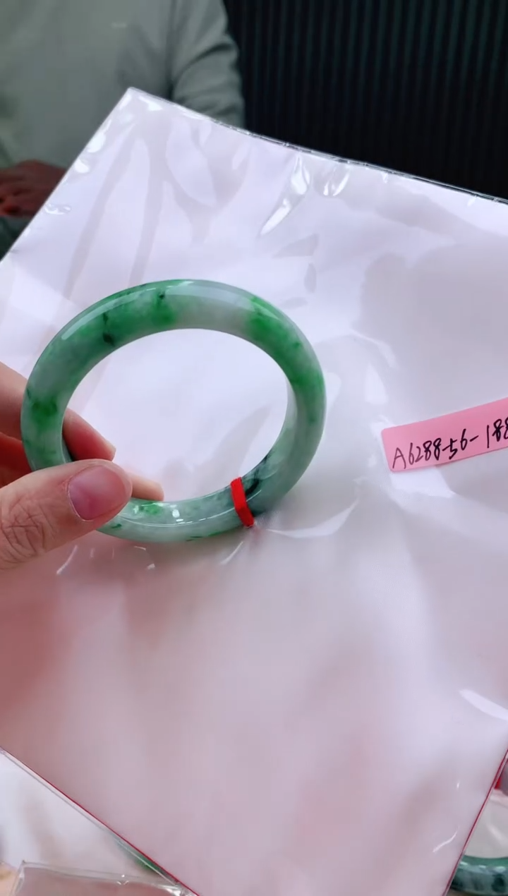 未镶嵌手镯翡翠56