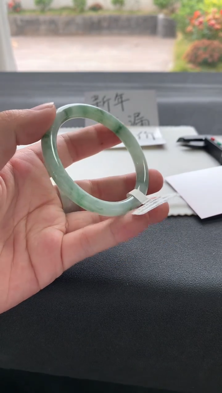 【闪购商品】翡翠手镯未镶嵌55圆条A9495买断