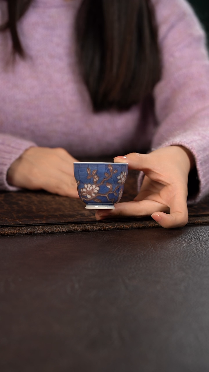 【闪购商品】杯声华堂青花釉里红蓝地玉兰小葫芦杯
